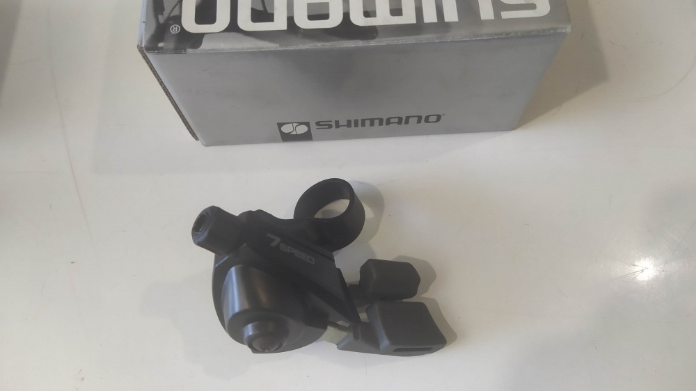 lotto deragliatori - 1 shimano 105 con 4 leve - 1 comando shimano 7 speed sti - 1 deragliatore altus c10 - 1 deragliatore campagnolo usato 50