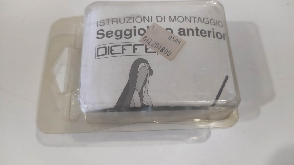 lotto 10 attacchi per seggiolino bici piu ricambi vari