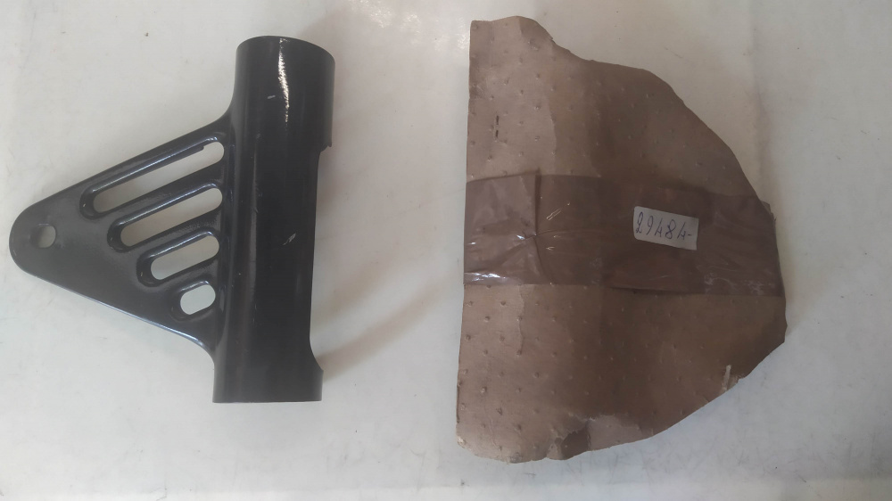 coppia supporti faro neri cagiva sxt sst 125 international ´79 - sst sxt harley ´78 - sst 125 ´78 - il sx ha segni di stoccaggio -