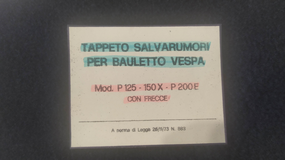 kit tappetini nero salvarumori per bauletto vespa p125 - 150x - p200e