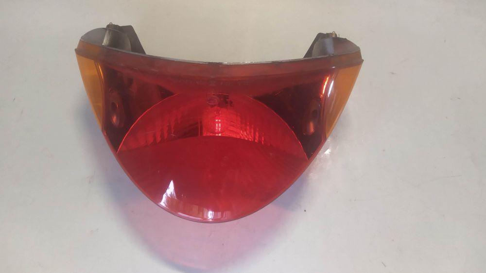 fanale posteriore usato completo di frecce marca eie - disconosco le applicazioni -