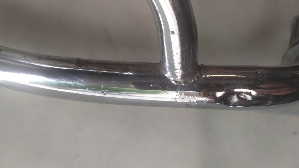 modanatura laterale perimetrale originale usata con poggiapiedi per vespa solo un lato - ha punti di ruggine -