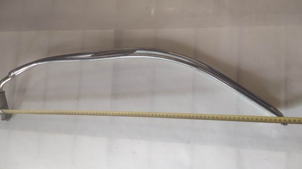 modanatura laterale perimetrale originale usata con poggiapiedi per vespa solo un lato - ha punti di ruggine -