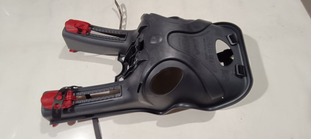 seggiolino bici bimbo nuovo marca bellelli rabbit - manca la staffa di ferro per attaccarlo -