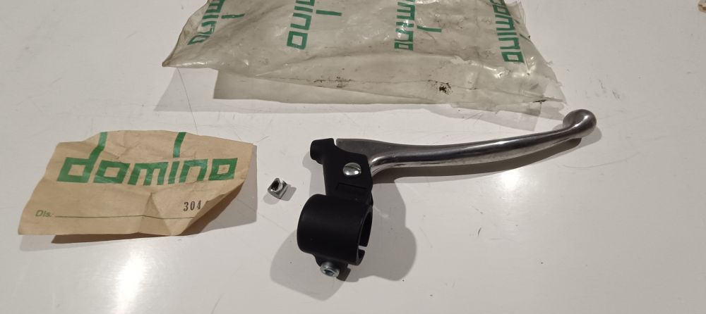 gruppo leva dx con supporto nuovo marca domino d. 22
