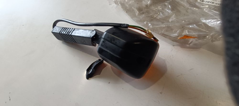 freccia nuova staffa rotta honda nsr125f ant. dx/sx – cev 326-327