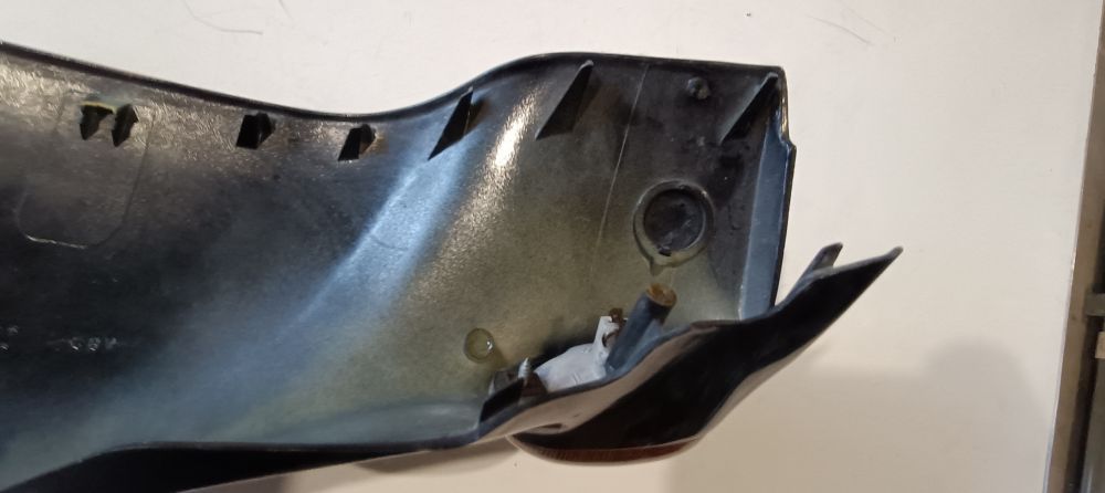 coprimanubrio usato gilera typhoon – nrg – ntt - ha due parti rovinate come da foto -