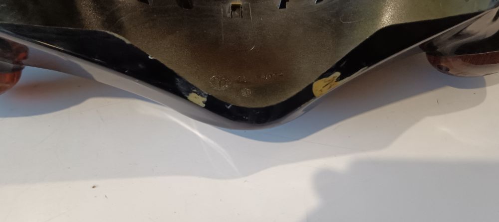 coprimanubrio usato gilera typhoon – nrg – ntt - ha due parti rovinate come da foto -