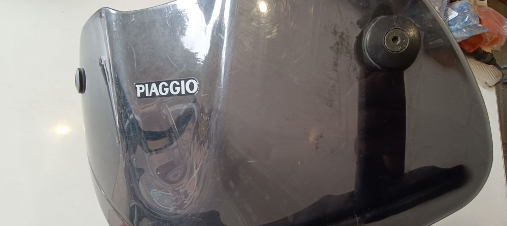 cupolino usato piaggio beverly 125 / 200 – ha alcuni graffi -