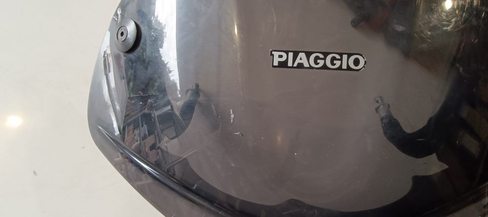 cupolino usato piaggio beverly 125 / 200 – ha alcuni graffi -