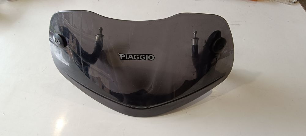 cupolino usato piaggio beverly 125 / 200 – ha alcuni graffi -