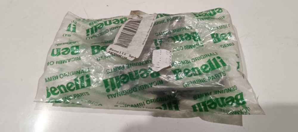 coppia pedane passeggero nuove originali benelli 491