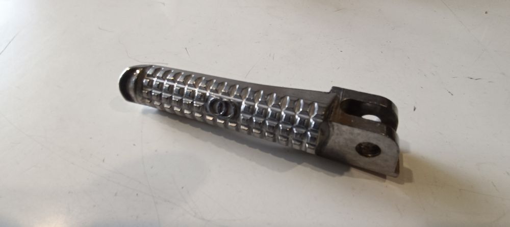 pedana poggiapiedi nuova gilera sp 01