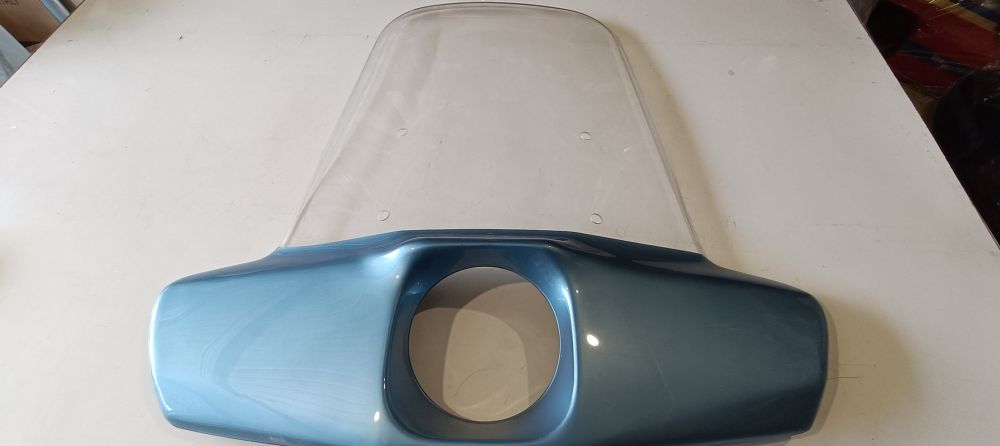 parabrezza nuovo celeste marca driver bliz 84 piaggio vespa px – lunghezza 78 circa -