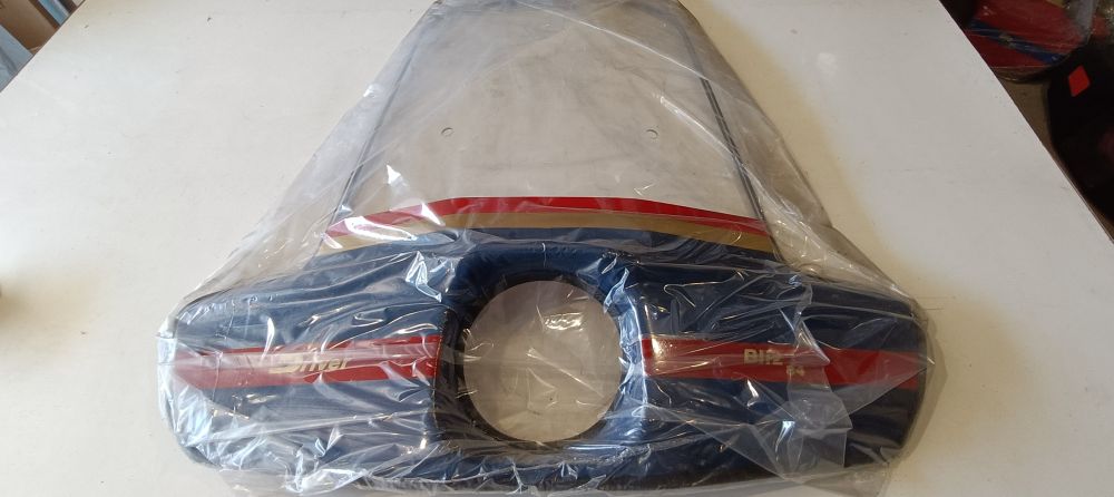 parabrezza nuovo blu-rosso marca driver bliz 84 piaggio vespa px – lunghezza 78 circa -