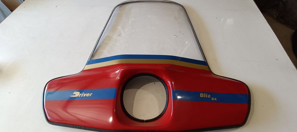 parabrezza nuovo rosso-blu marca driver bliz 84 piaggio vespa px – lunghezza 78 circa -