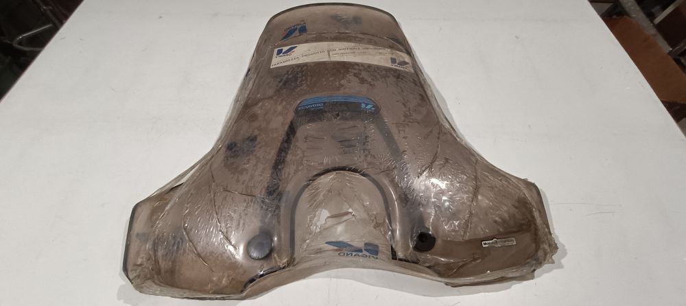 parabrezza nuovo originale piaggio vespa px – altezza 72 circa -