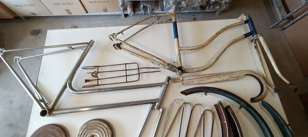 vendo 2 telai ciclo epoca con parafanghi – copricarter - portapacchi