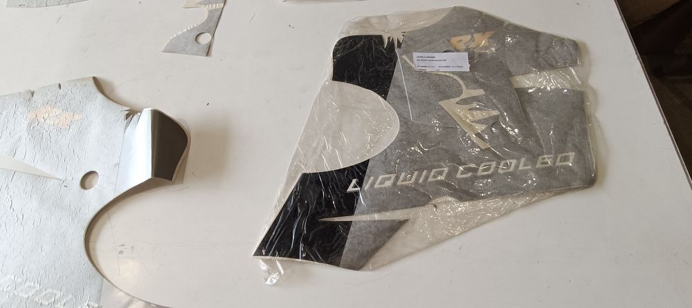 kit adesivi vari colori per motorhispania rx 50 – il prezzo si riferisce a tutti gli articoli -