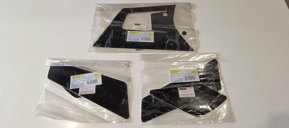 serie adesivi carena ant. dx e codone yamaha tzr 125 nero
