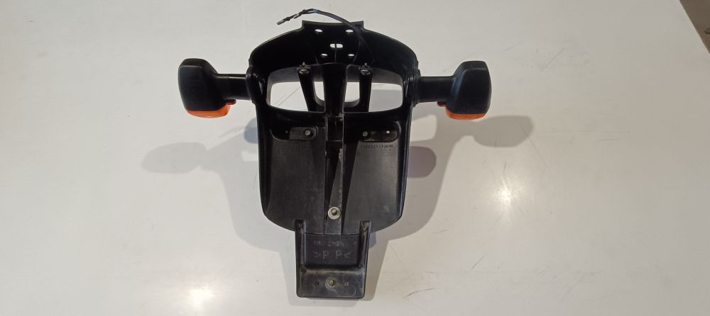 portatarga orginale 5mt-21629 usato buono completo di frecce yamaha r1