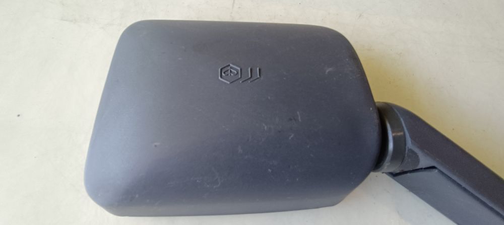 specchietto usato originale piaggio vespa cosa – ha la plastica incrinata -