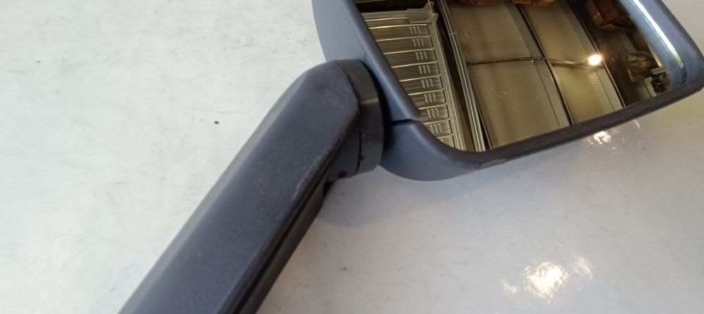specchietto usato originale piaggio vespa cosa – ha la plastica incrinata -