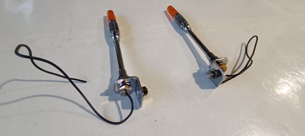 coppia luci accessorie originali anni 80 – 6 volt