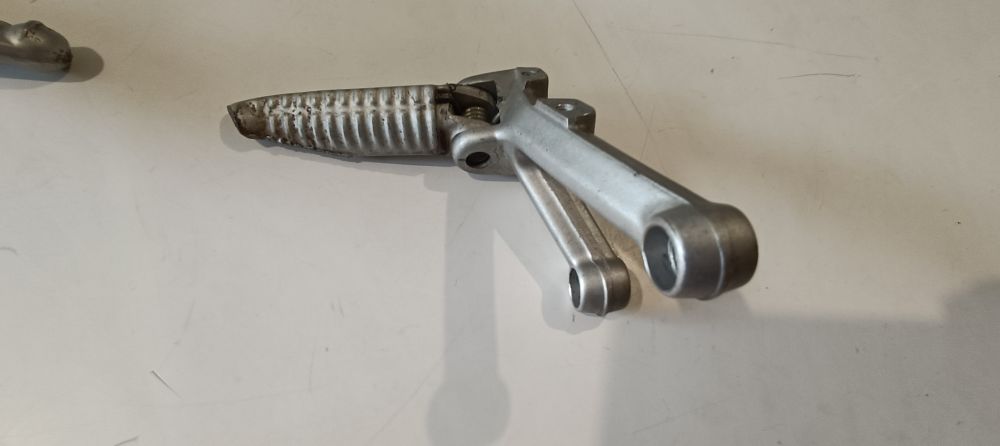 coppia supporti pedane con pedane usate ducati 996 – 916 – 748