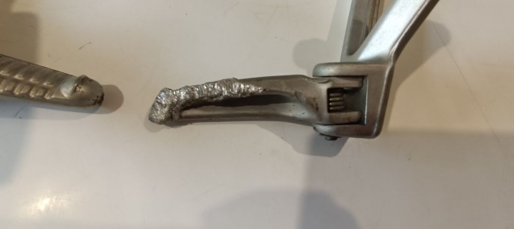 coppia supporti pedane con pedane usate ducati 996 – 916 – 748