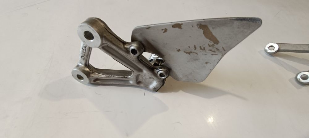 coppia supporti pedane con pedane usate ducati 996 – 916 – 748