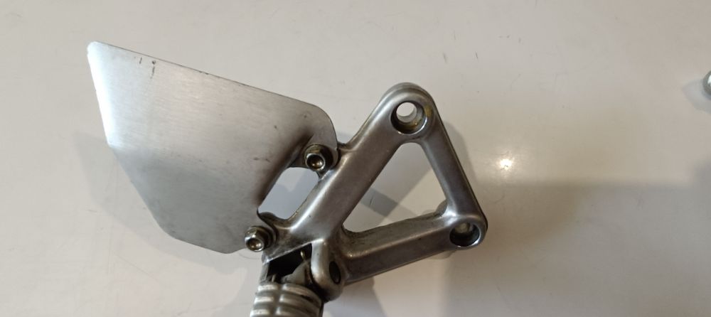 coppia supporti pedane con pedane usate ducati 996 – 916 – 748