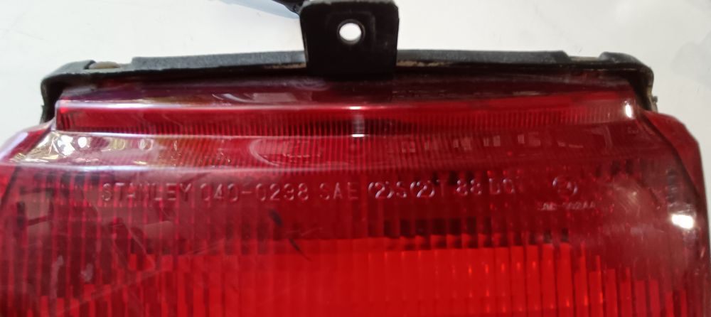 faro posteriore usato honda vf 750 stanley 040-0238