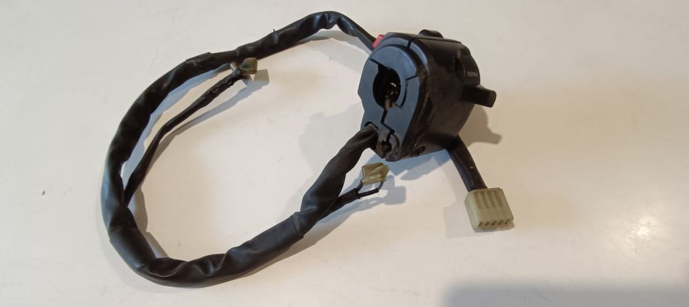 commutatore usato clacson – frecce – fari – 4 frecce – plastica grattata -