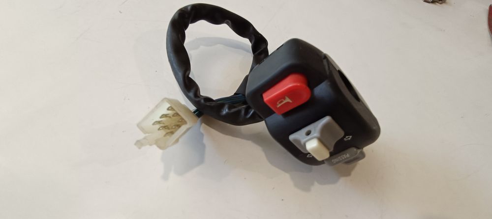 commutatore nuovo 8 faston scooter &ndash; clacson &ndash; frecce - abbaglianti