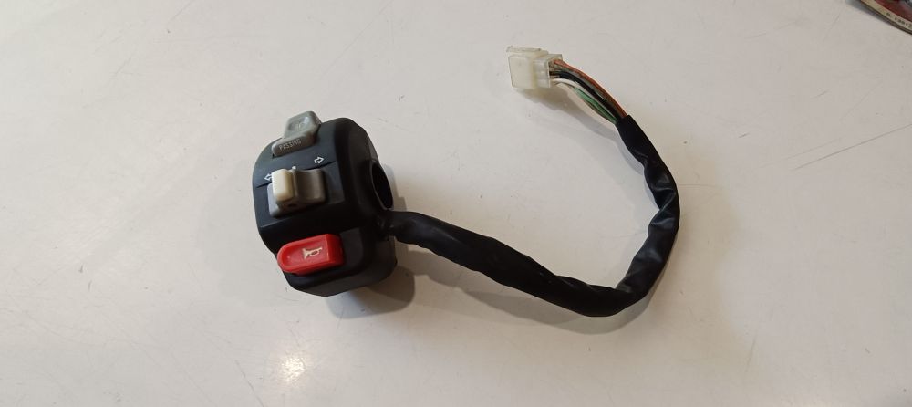 commutatore nuovo 8 faston scooter &ndash; clacson &ndash; frecce - abbaglianti