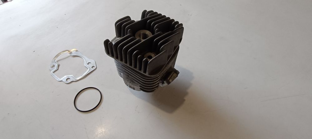 cilindro ghisa nuovo polini d. 40 spinotto 12 aria monofascia 384/1