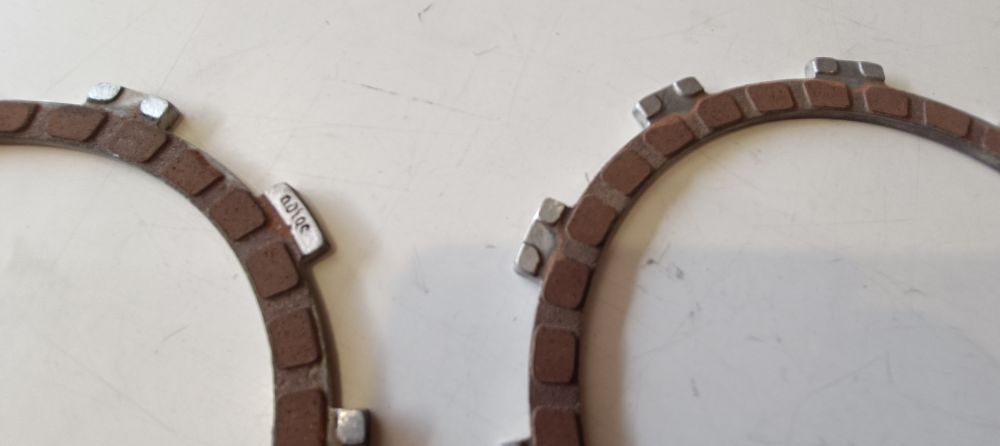 due dischi frizione adige – vedere misure -