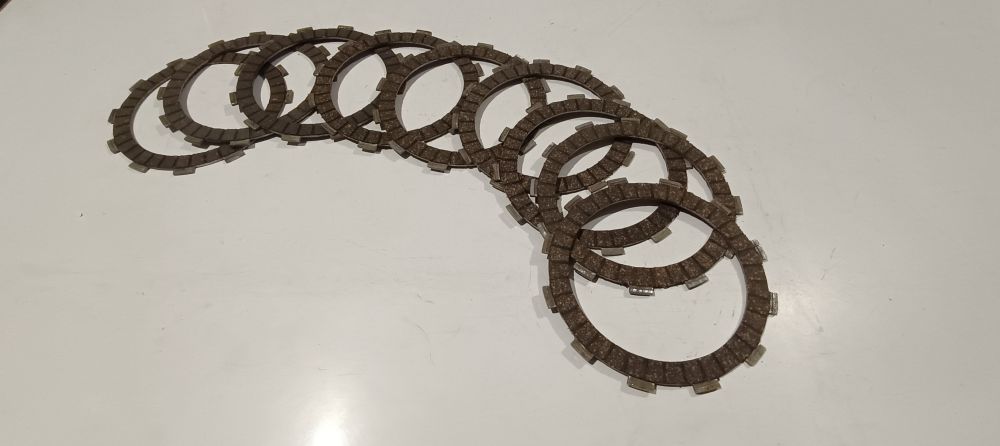 9 dischi frizione moto &ndash; non conosco le applicazioni &ndash; verificare misure -