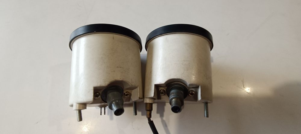 contakm e contagiri usati funzionanti laverda epoca sfondo bianco scala 160