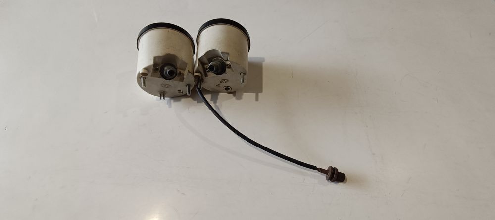 contakm e contagiri usati funzionanti laverda epoca sfondo bianco scala 160