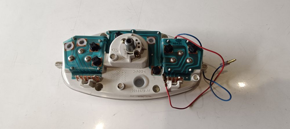 cruscotto usato yamaha majesty 125 &acute;98 funzionante