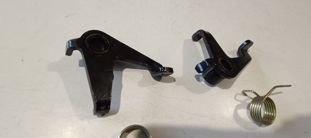 coppia supporti nuovi con molle cagiva aletta rossa &ndash; elefant 125