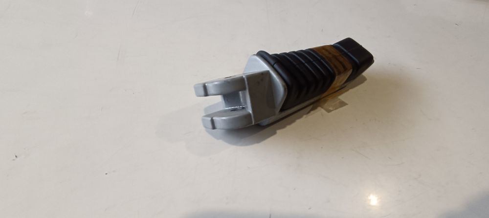pedana poggiapiedi dx completa di gomma nuova originale cagiva freccia