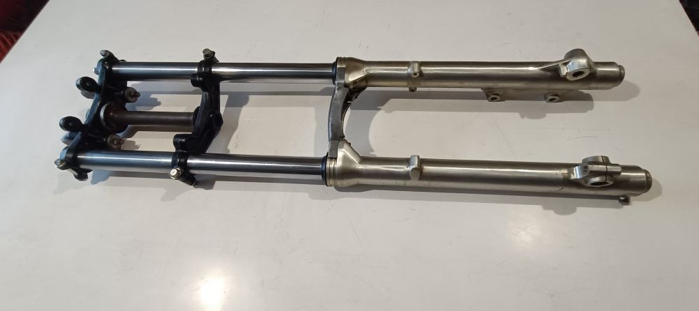 forcella moto epoca usata ben conservata diametro 37 lunghezza 92