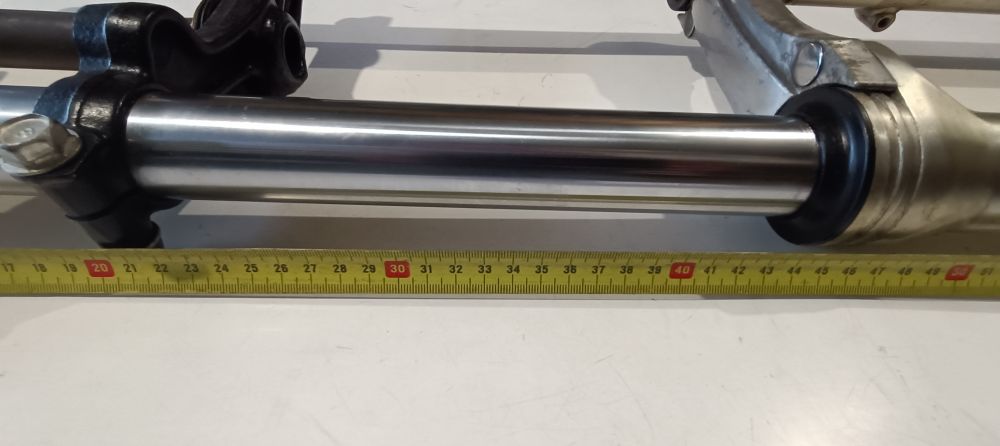 forcella moto epoca usata ben conservata diametro 37 lunghezza 92