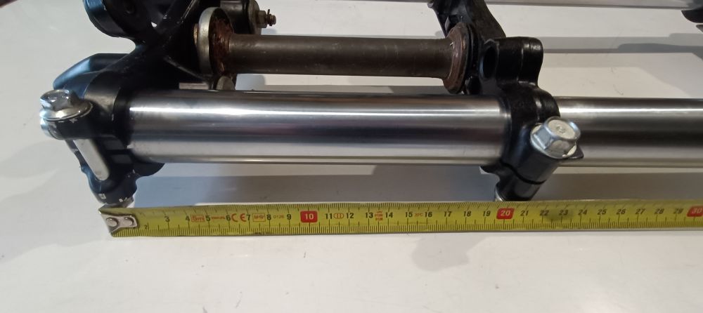 forcella moto epoca usata ben conservata diametro 37 lunghezza 92