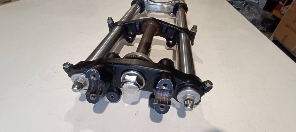 forcella moto epoca usata ben conservata diametro 37 lunghezza 92