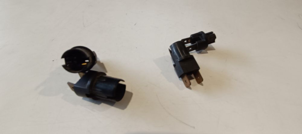 4 portalampada nuove a baionetta 2 lamelle