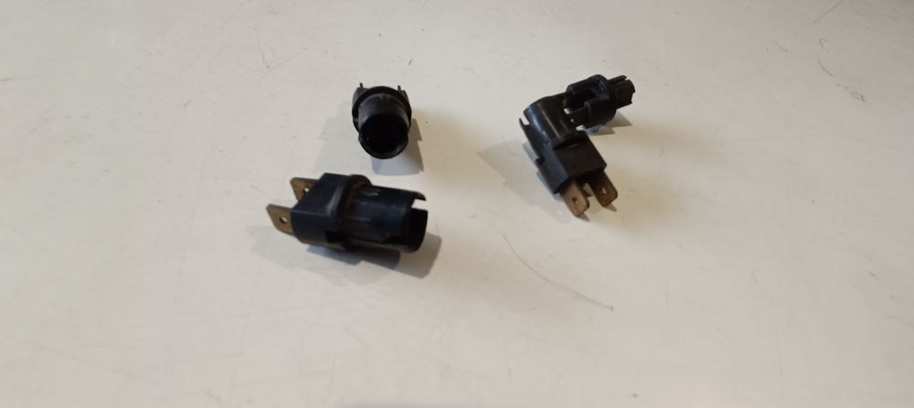 4 portalampada nuove a baionetta 2 lamelle 